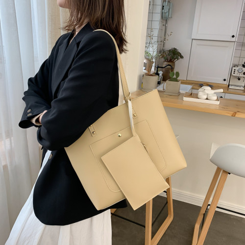 T&uacute;i Tote da trơn tặng k&egrave;m v&iacute; nhỏ